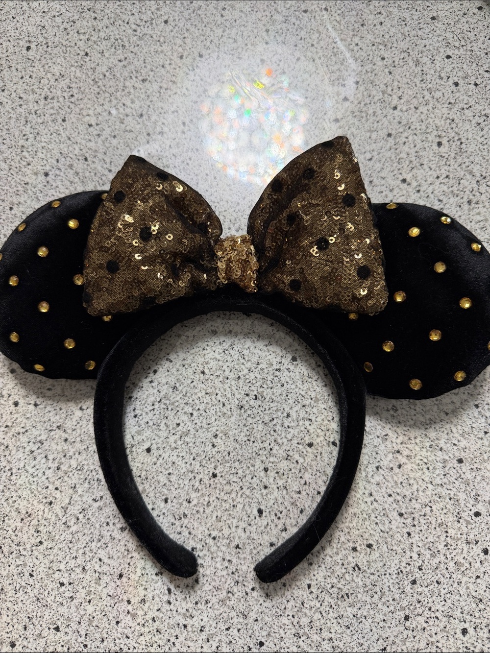 Black and gold Disney ears